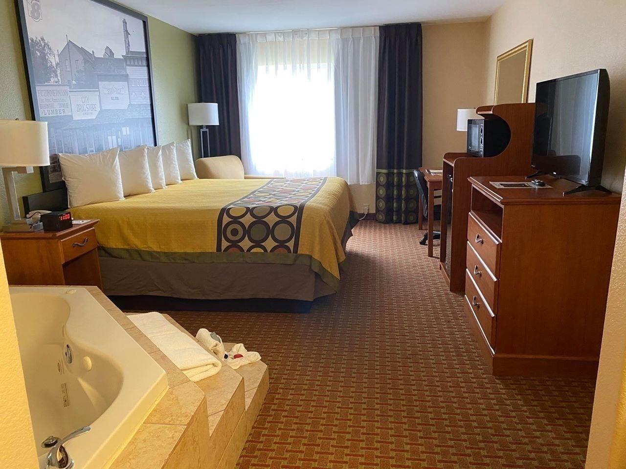 Super 8 By Wyndham Great Bend Hotel Екстериор снимка