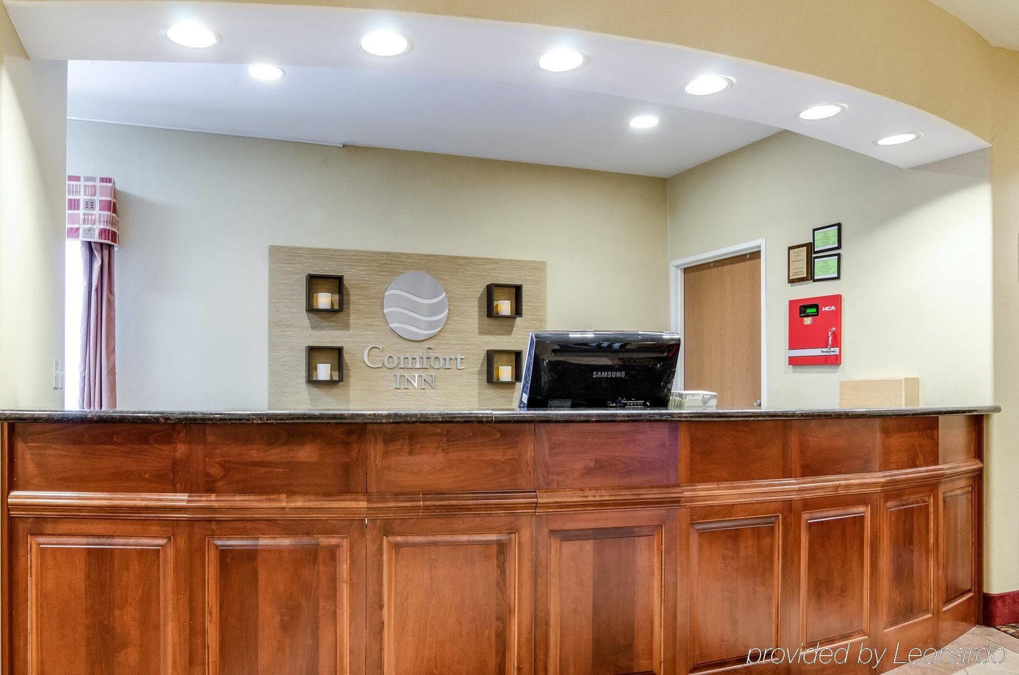 Super 8 By Wyndham Great Bend Hotel Екстериор снимка